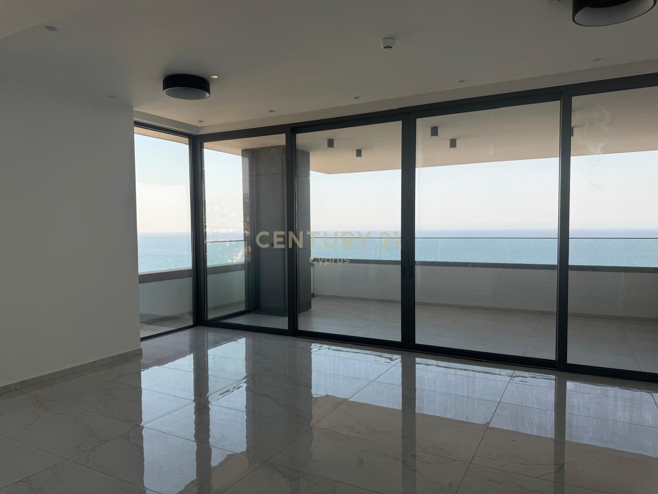 2 dormitorios Apartamento en Agios Tychonas, Limassol, Chipre No. 55598