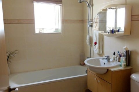 2 bedrooms Apartment in Larnaca, Larnaka, No. 49921 5