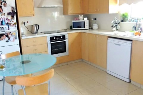 2 bedrooms Apartment in Larnaca, Larnaka, No. 49921 3