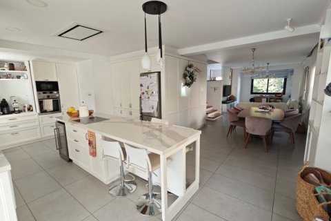 3 bedrooms Townhouse in Larnaka, No. 49922 5