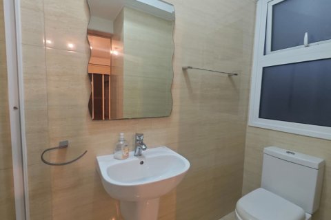 2 bedrooms Apartment in Larnaca, Larnaka, No. 49923 11