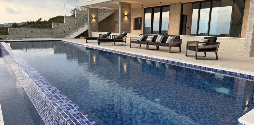 4 bedrooms Villa in Pegeia, Paphos,  No. 46305