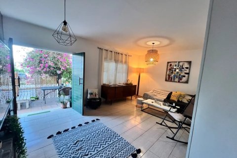 4 bedrooms Villa in Limassol,  No. 46306 9