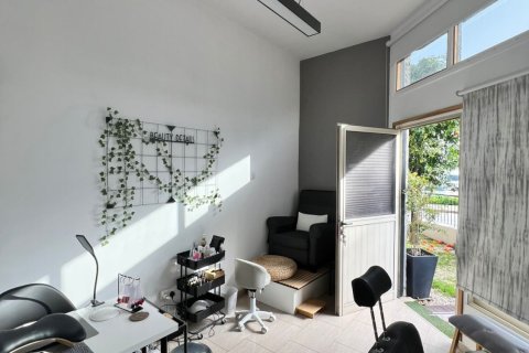 4 bedrooms Villa in Limassol,  No. 46306 17