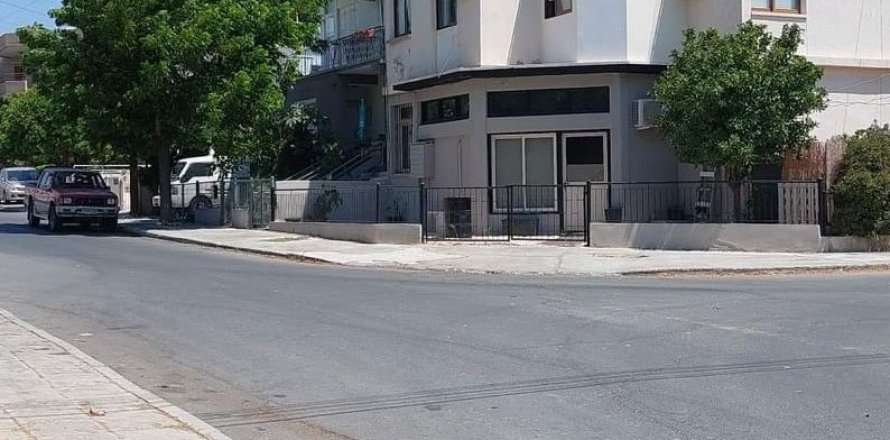 4 bedrooms Villa in Limassol,  No. 46306