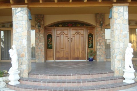 Вилла с 5 спальнями в Лимассол, Лимасол,  № 38379 4