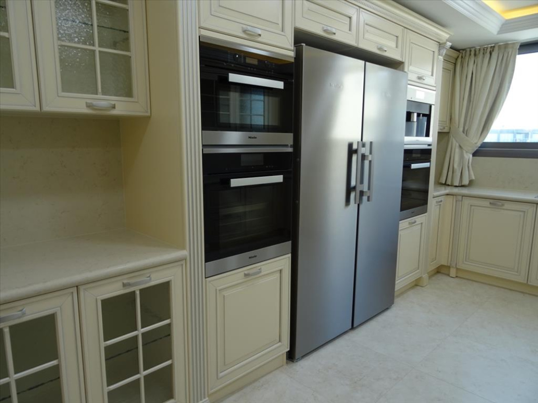 4 bedrooms Apartment in Nicosia, Cyprus No. 38382