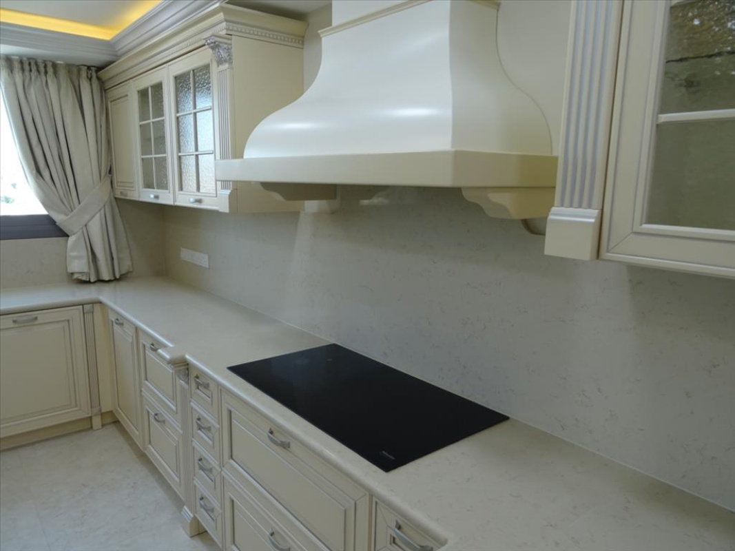 4 bedrooms Apartment in Nicosia, Cyprus No. 38382