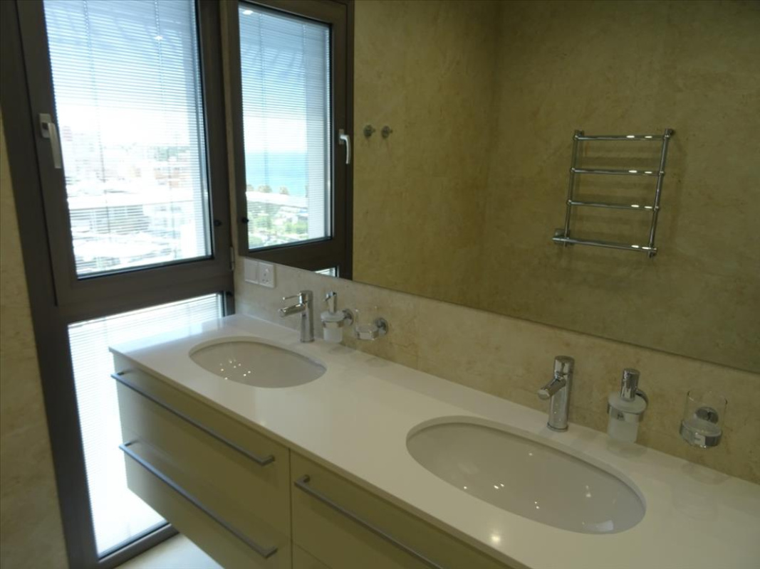 4 bedrooms Apartment in Nicosia, Cyprus No. 38382
