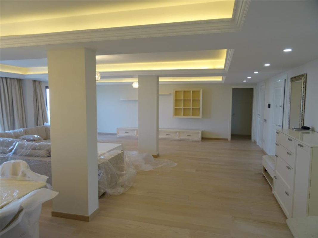 4 bedrooms Apartment in Nicosia, Cyprus No. 38382