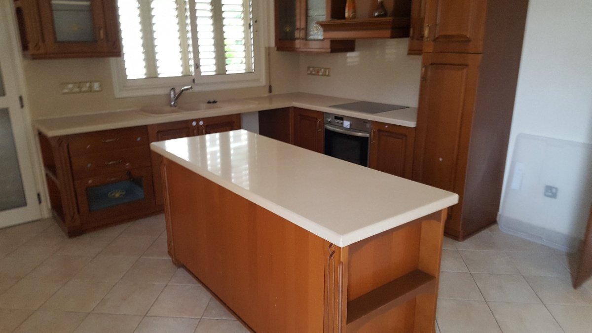 4 bedrooms Villa in Limassol, Cyprus No. 38381