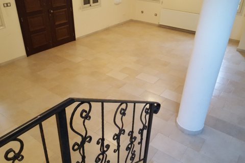 4 bedrooms Villa in Limassol,  No. 38381 7