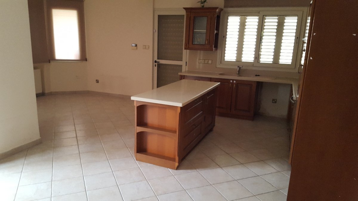 4 bedrooms Villa in Limassol, Cyprus No. 38381