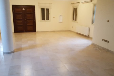 4 bedrooms Villa in Limassol,  No. 38381 12