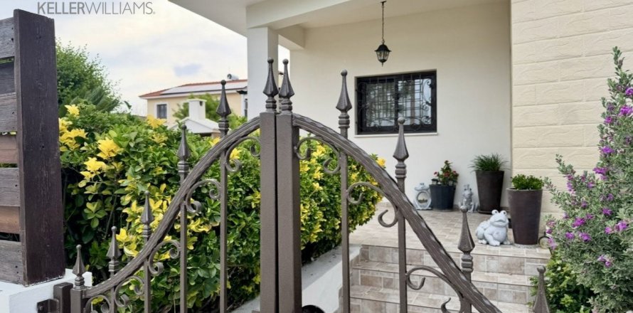 2 bedrooms Apartment in Strovolos, Nicosia,  No. 40013