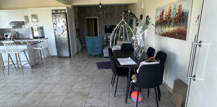 Мезонет с 3 спальнями в Ларнака,  № 40011