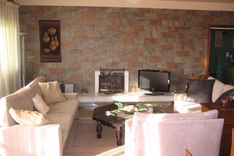 4 bedrooms Apartment in Nicosia, No. 46214 7