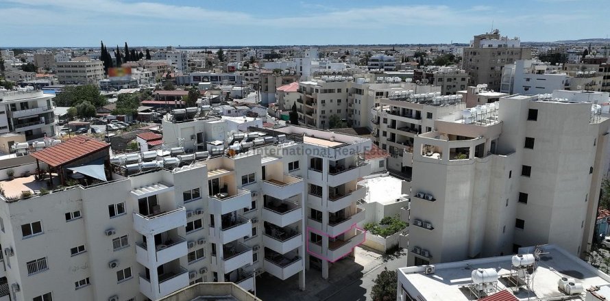 Квартира с 2 спальнями в Ларнака, Кипр № 37230