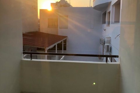 2 bedrooms Apartment in Larnaca, Larnaka, No. 39651 7