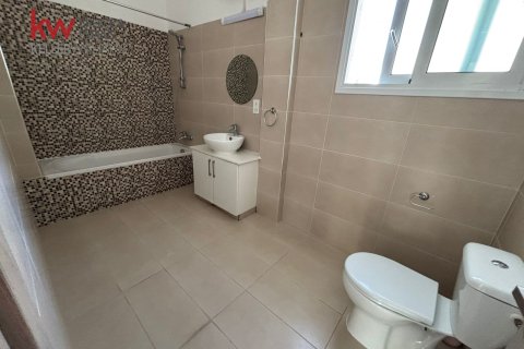 4 bedrooms Villa in Oroklini, Larnaka,  No. 39649 18