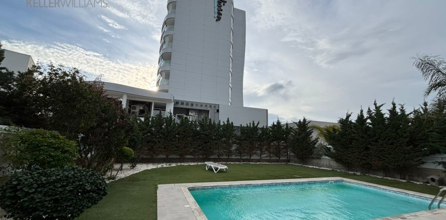 4 bedrooms Villa in Oroklini, Larnaka,  No. 39649