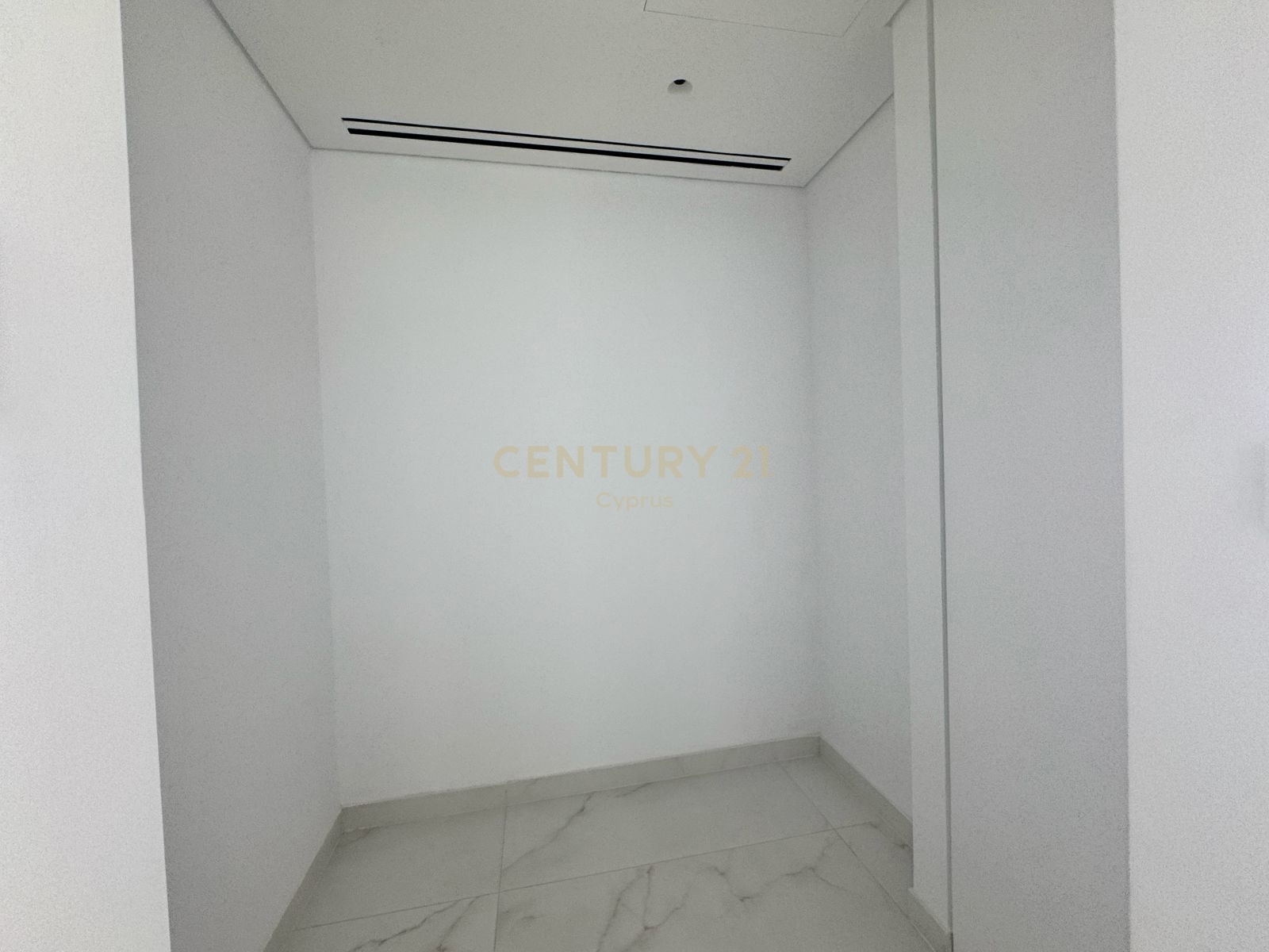 1 bedroom Apartment in Limassol, Cyprus No. 32711
