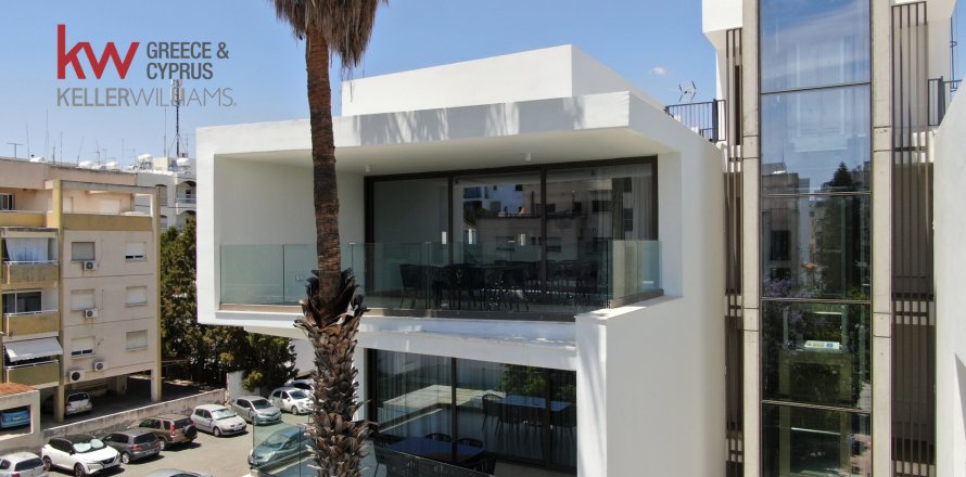 Квартира с 3 спальнями в Никосия,  № 51581