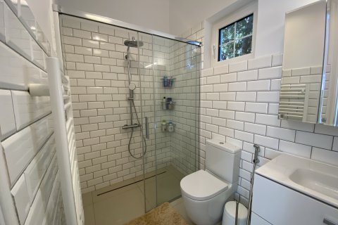 5 bedrooms Villa in Limassol,  No. 49396 13