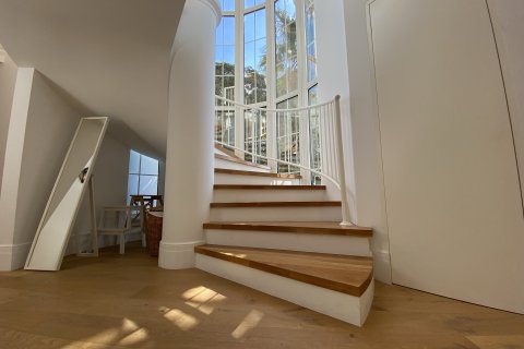 5 bedrooms Villa in Limassol,  No. 49396 10