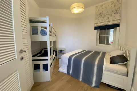 5 bedrooms Villa in Limassol,  No. 49396 12