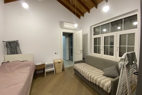 5 bedrooms Villa in Limassol,  No. 49396 17