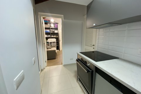 5 bedrooms Villa in Limassol,  No. 49396 14