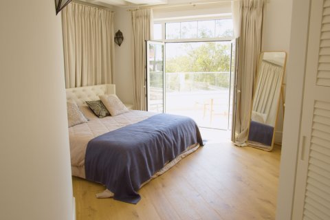 5 bedrooms Villa in Limassol,  No. 49396 5