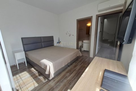 4 bedrooms Apartment in Agios Tychonas, Limassol,  No. 31816 15