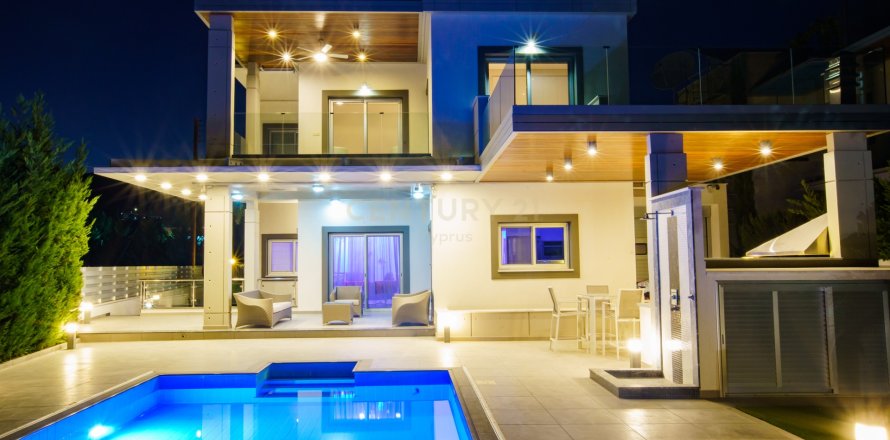 4 dormitorios Villa en Agios Tychonas, Limassol,  No. 55243