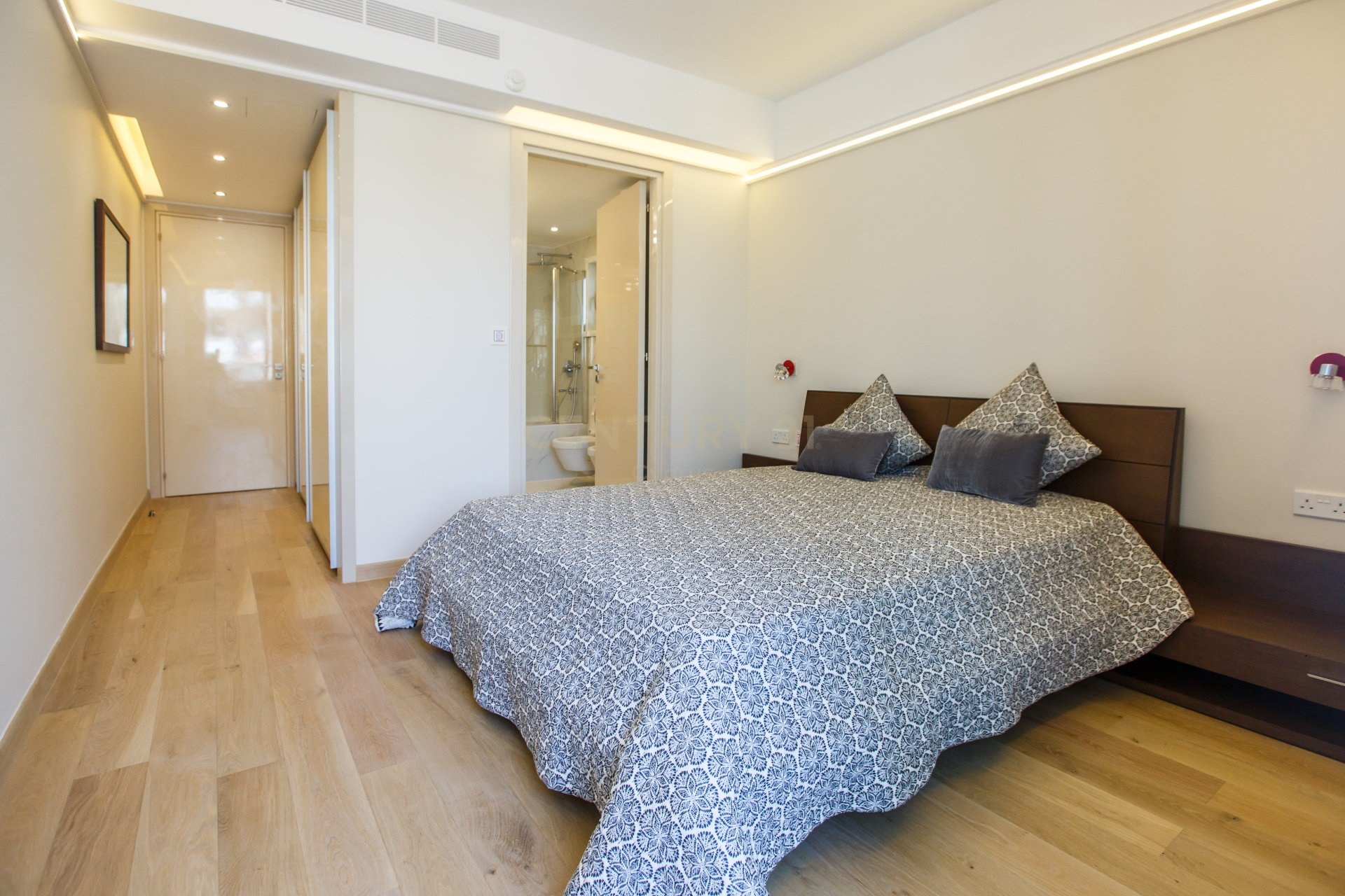 3 bedrooms Apartment in Germasogeia, Limassol, Cyprus No. 55245