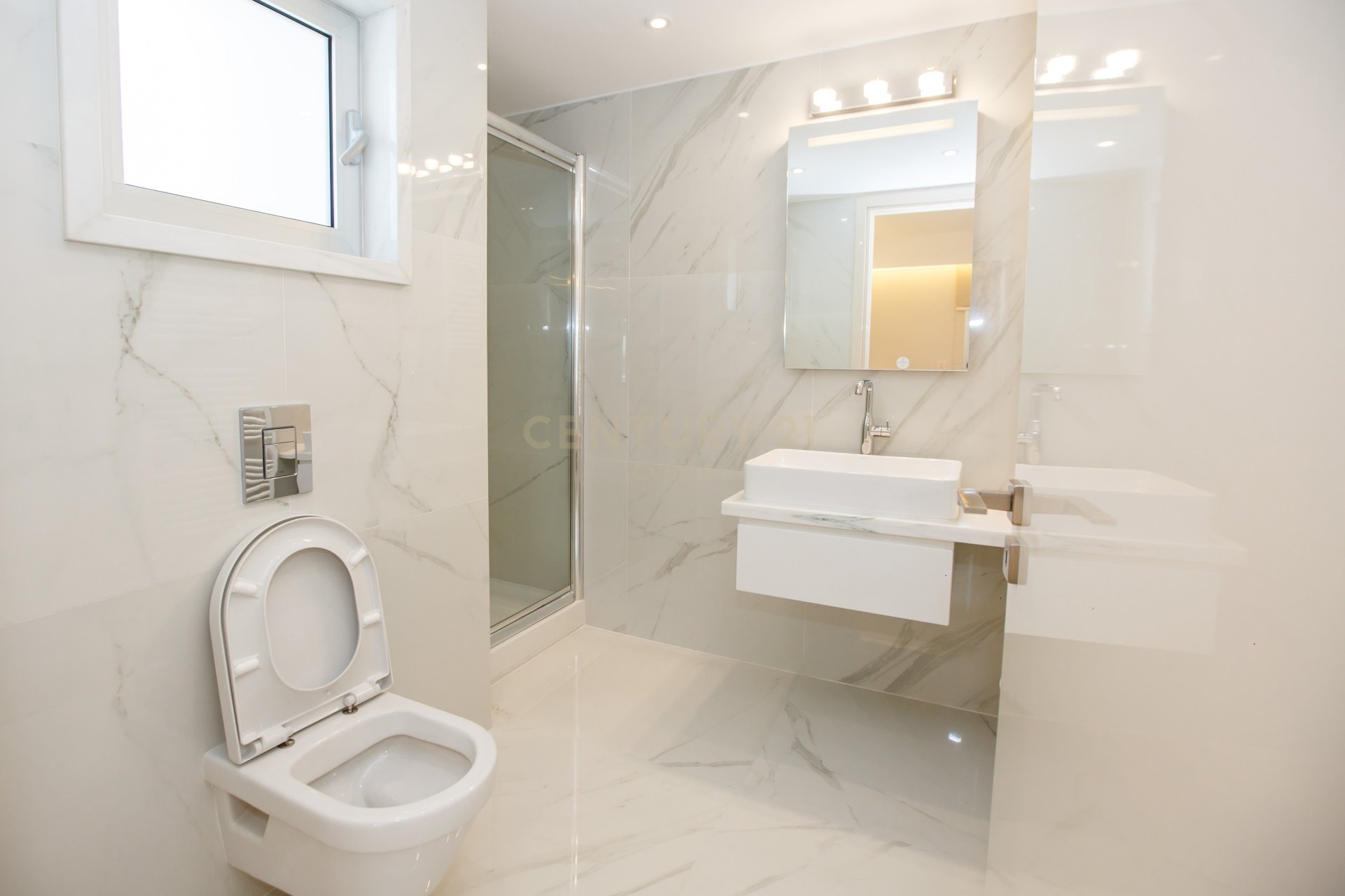 3 bedrooms Apartment in Germasogeia, Limassol, Cyprus No. 55245