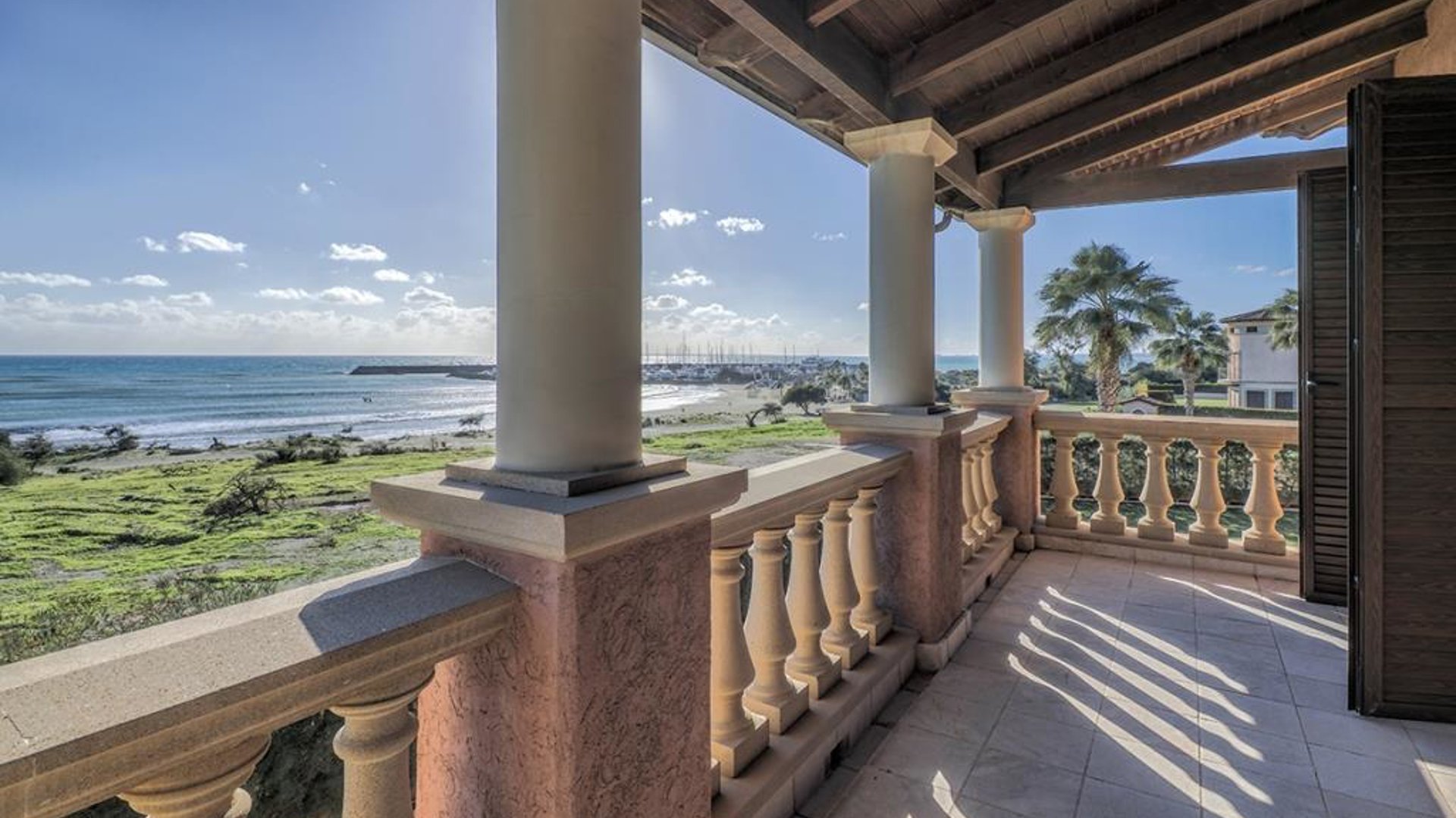 4 bedrooms Villa in Limassol, Cyprus No. 31760