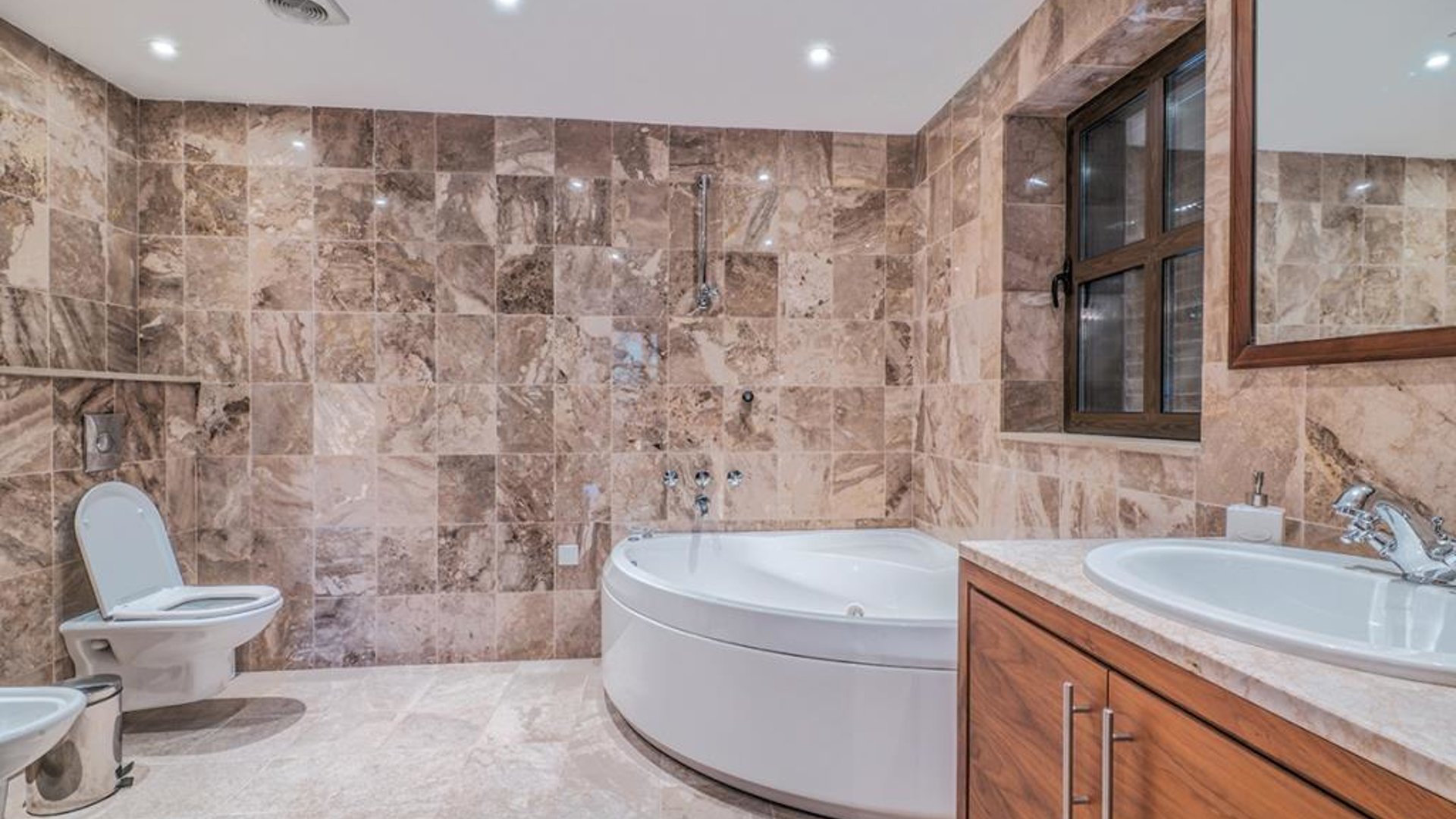 4 bedrooms Villa in Limassol, Cyprus No. 31760