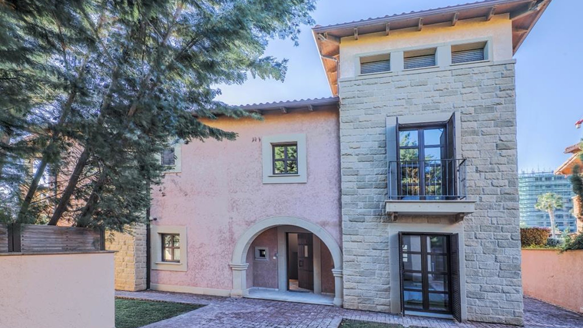4 bedrooms Villa in Limassol, Cyprus No. 31760