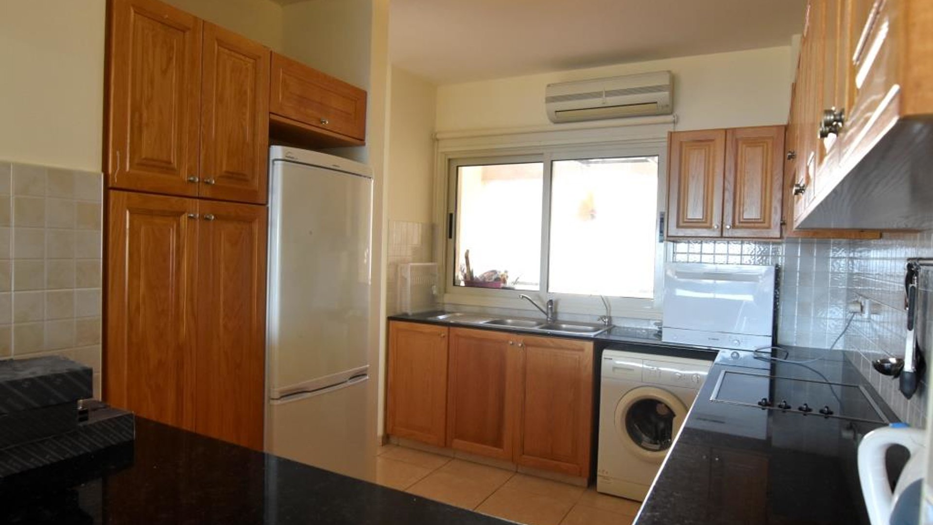 3 bedrooms Apartment in Limassol, Cyprus No. 30534