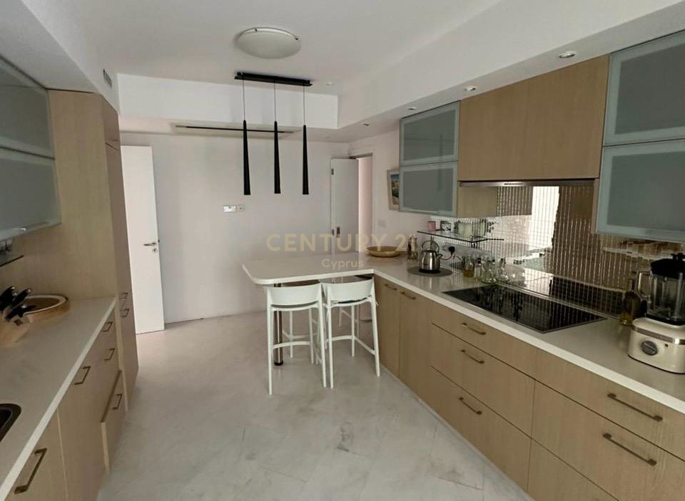 3 bedrooms Apartment in Germasogeia, Limassol, Cyprus No. 55378