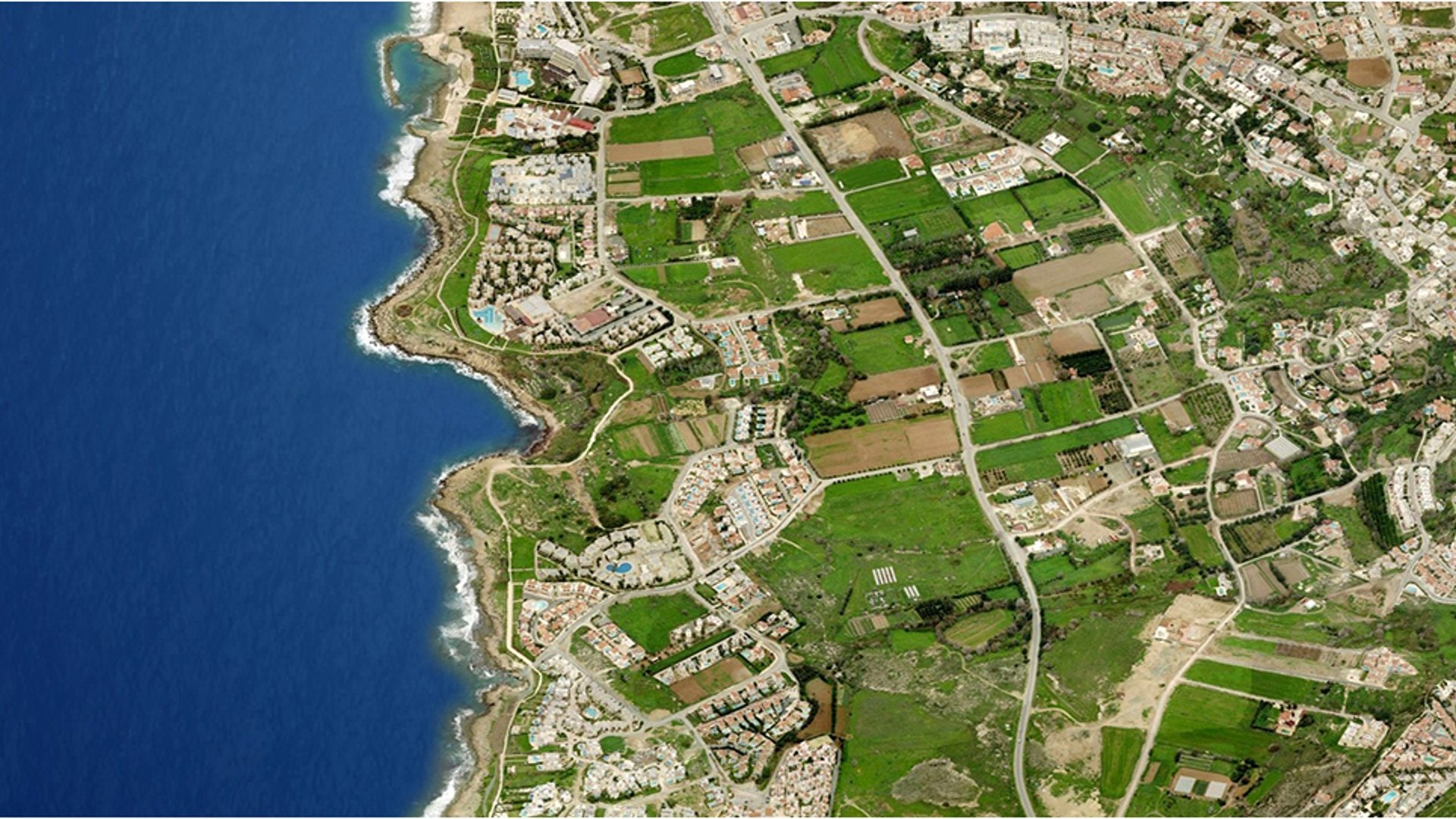 4 bedrooms Villa in Chloraka, Paphos, Cyprus No. 25764