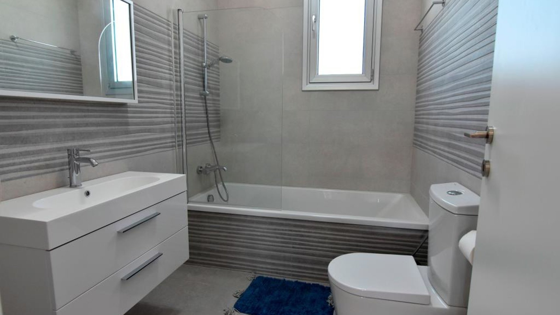 2 bedrooms Apartment in Agios Tychonas, Limassol, Cyprus No. 28225