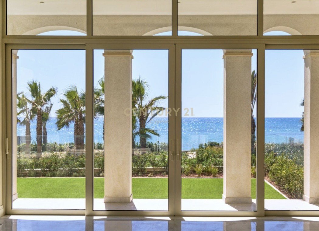 6 bedrooms Villa in Pervolia, Larnaka, Cyprus No. 53509
