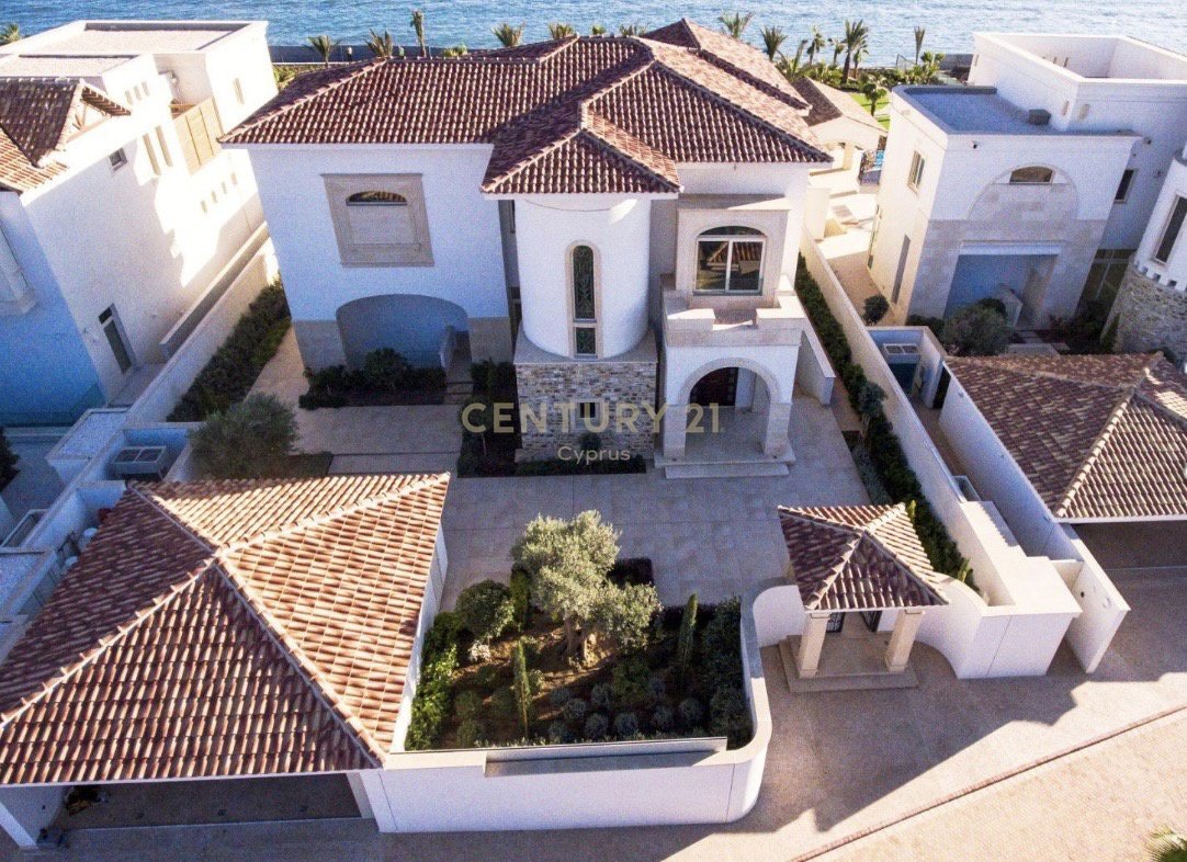 6 bedrooms Villa in Pervolia, Larnaka, Cyprus No. 53509