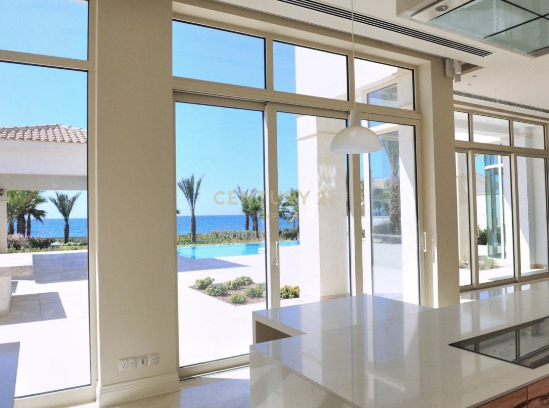 6 bedrooms Villa in Pervolia, Larnaka, Cyprus No. 53509