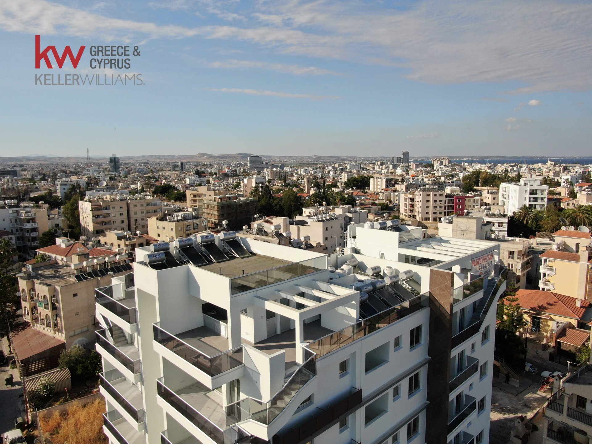 4 bedrooms Apartment in Larnaca, Larnaka, Cyprus No. 40114