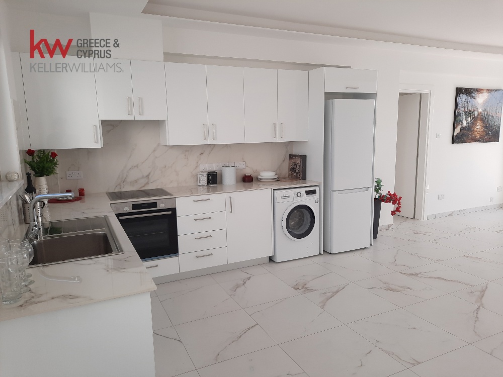 4 bedrooms Apartment in Larnaca, Larnaka, Cyprus No. 40114