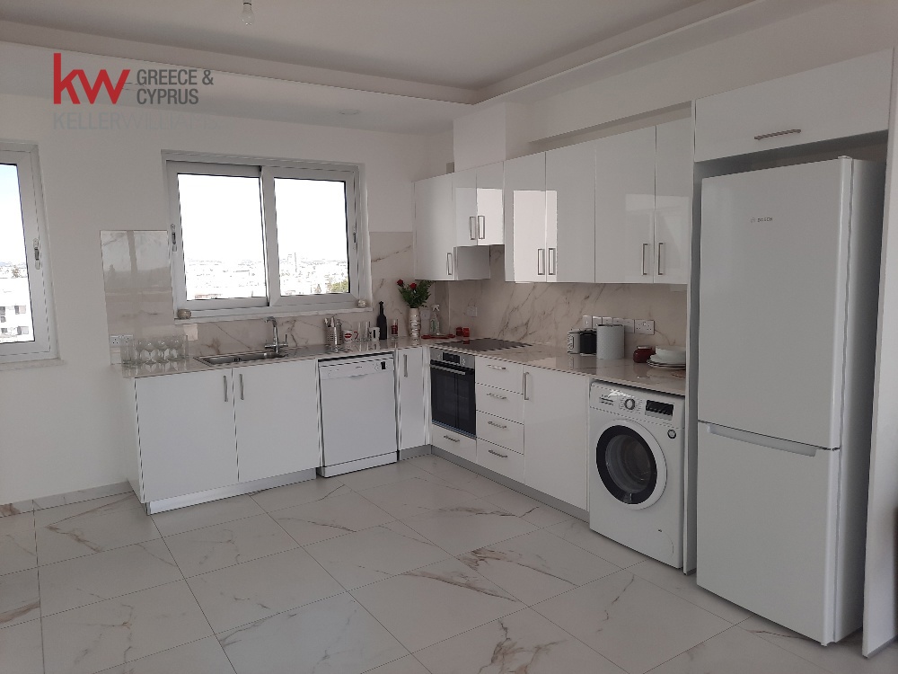 4 bedrooms Apartment in Larnaca, Larnaka, Cyprus No. 40114